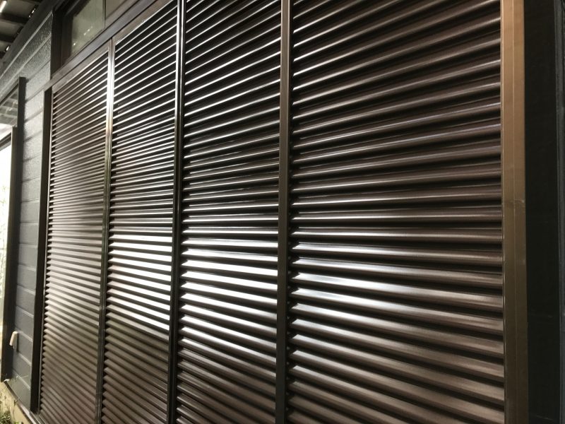 横浜市戸塚区A様邸雨戸塗り替え後画像