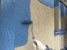横浜市金沢区T様邸外壁アクセント部分ダイヤモンドコート塗装上塗り１回目施工中
