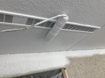 横浜市戸塚区I様邸軒天換気口塗装中