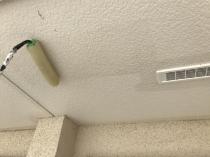 横浜市戸塚区I様邸軒天塗り替え中