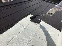 横浜市戸塚区I様邸屋根塗装施工中画像