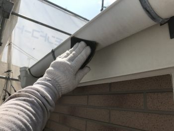 横浜市栄区K様邸雨樋塗装施工事例画像