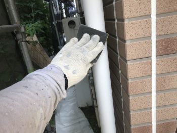 横浜市栄区K様邸雨樋塗装施工事例画像