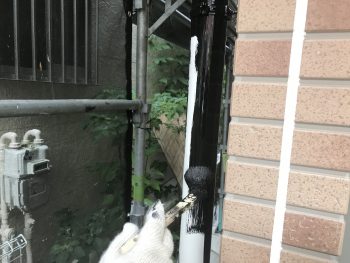 横浜市栄区K様邸雨樋塗装施工事例画像