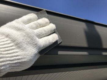 横浜市金沢区T様邸雨樋塗り替え事例