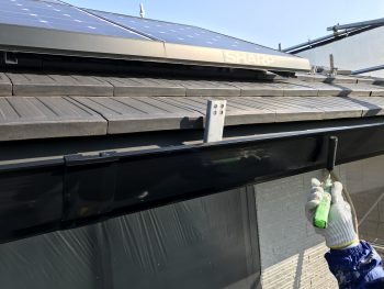 横浜市金沢区T様邸雨樋塗り替え事例