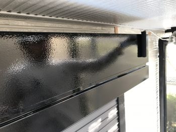 横浜市金沢区T様邸シャッターボックス塗装上塗り２回目