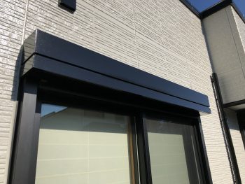横浜市金沢区T様邸シャッターボックス塗装後