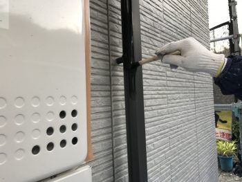 横浜市金沢区T様邸雨樋塗り替え事例