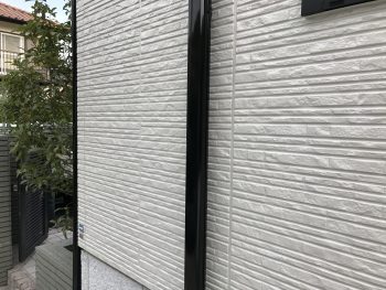 横浜市金沢区T様邸雨樋塗り替え事例