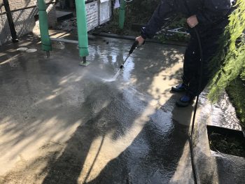 横浜市金沢区T様邸ダイヤモンドコート外壁塗装前高圧洗浄作業