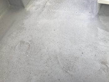 横浜市戸塚区M様邸ベランダ防水施工前