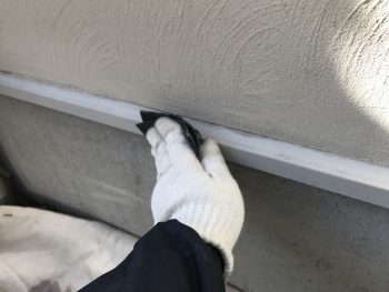 横浜市戸塚区M様邸水切り塗り替え前ケレン作業