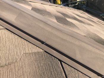 横浜市戸塚区M様邸屋根棟板金塗り替え前