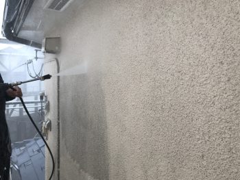 横浜市戸塚区K様邸ダイヤモンドコート外壁塗装前高圧洗浄作業