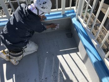 横浜市栄区O様邸屋上FRP防水保護塗装施工事例画像