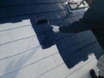 横浜市戸塚区I様邸屋根上塗り１回目