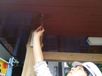 横浜市栄区S様邸玄関軒天上塗り１回目