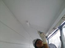 横浜市栄区S様邸軒天上塗り２回目