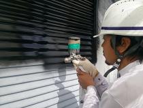 横浜市保土ヶ谷区N様邸雨戸塗装上塗り１回目