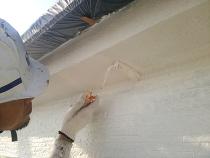 横浜市保土ヶ谷区N様邸軒天塗装上塗り2回目