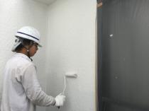 横浜市栄区S様邸外壁塗り替え上塗り２回目施工中