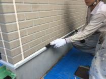 横浜市南区M様邸水切り塗り替え前ケレン作業