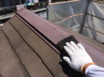 横浜市南区M様邸屋根棟板金塗り替え前ケレン作業
