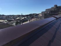 横浜市南区M様邸屋根棟板金塗り替え完了