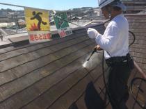 横浜市南区M様邸屋根塗り替え前高圧洗浄作業