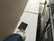 横浜市戸塚区P様邸霧除け庇塗装前ケレン作業