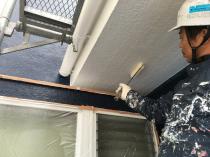 横浜市戸塚区P様邸軒天塗替え中