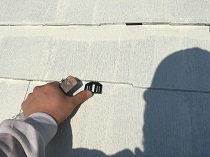 横浜市中区I様邸屋根塗装タスペーサー挿入