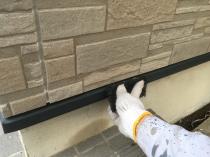 横浜市栄区K様邸水切り塗装前ケレン作業