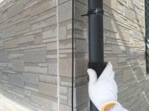 横浜市栄区K様邸雨樋塗装前ケレン作業