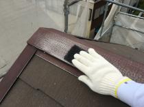 横浜市泉区S様邸屋根塗装棟板金塗装前ケレン作業