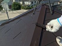 横浜市戸塚区K様邸屋根棟板金塗装サーモアイ4F施工中