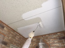 横浜市戸塚区K様邸軒天塗装ダイヤモンドコート施工中