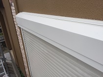 横浜市戸塚区K様邸シャッターボックス塗装ファイン４Fセラミック施工後