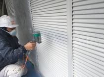 横浜市保土ヶ谷区F様邸雨戸上塗り2回目