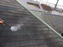 横浜市泉区M様邸屋根塗装前高圧洗浄作業