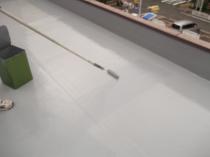 横浜市南区Fビル屋上防水工事上塗り２回目　