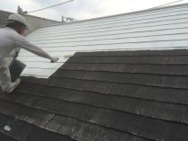 横浜市港南区Y様邸屋根塗り替え下塗り１回目