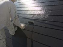 横浜市港南区Y様邸屋根塗り替え遮熱上塗り2回目