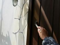 神奈川県三浦郡葉山町W様邸玄関扉塗装上塗り１回目