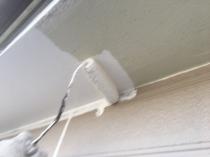 横浜市戸塚区A様邸軒天上塗り1回目