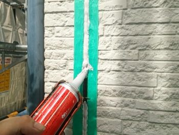 外壁のシーリング打ち替え作業