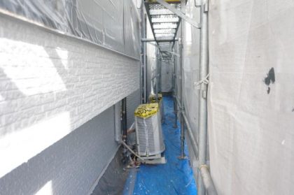 功栄が施工中の外壁塗装現場