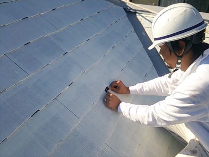 屋根タスペーサー挿入作業