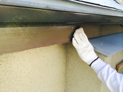 軒天ケレン作業